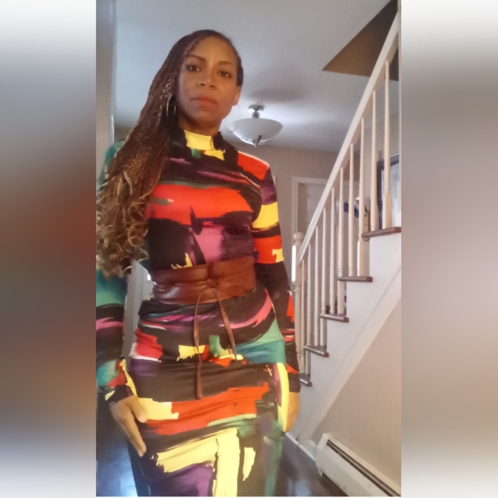 Mock neck abstract 2pc skirt set